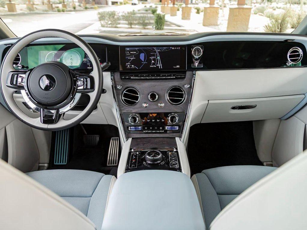 used 2025 Rolls-Royce Cullinan car, priced at $429,990