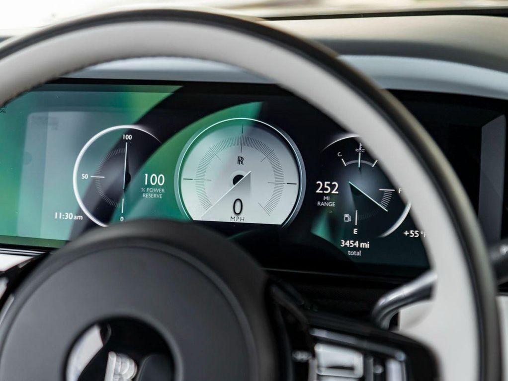 used 2025 Rolls-Royce Cullinan car, priced at $429,990