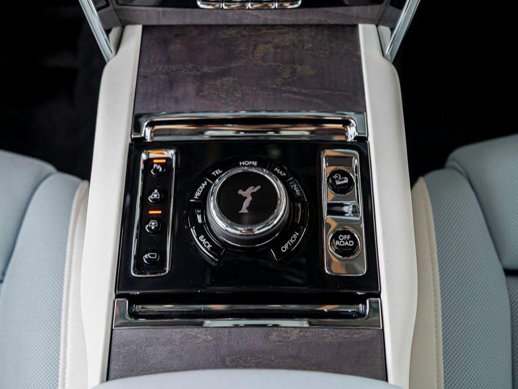 used 2025 Rolls-Royce Cullinan car, priced at $429,990