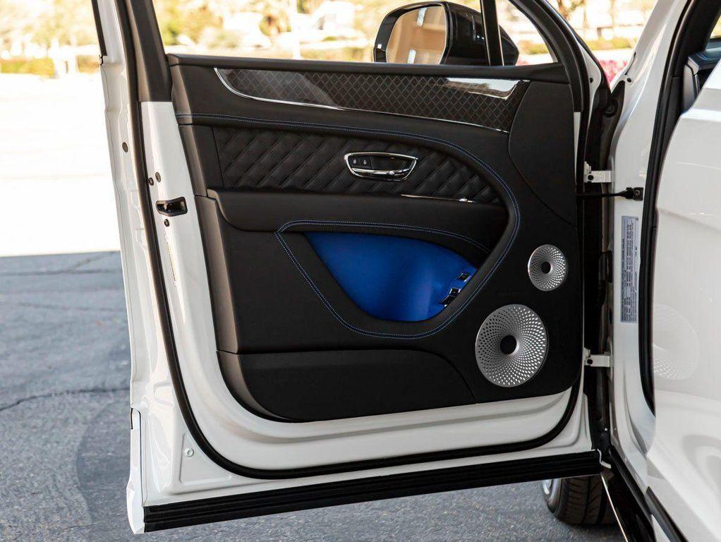 new 2025 Bentley Bentayga car, priced at $288,270