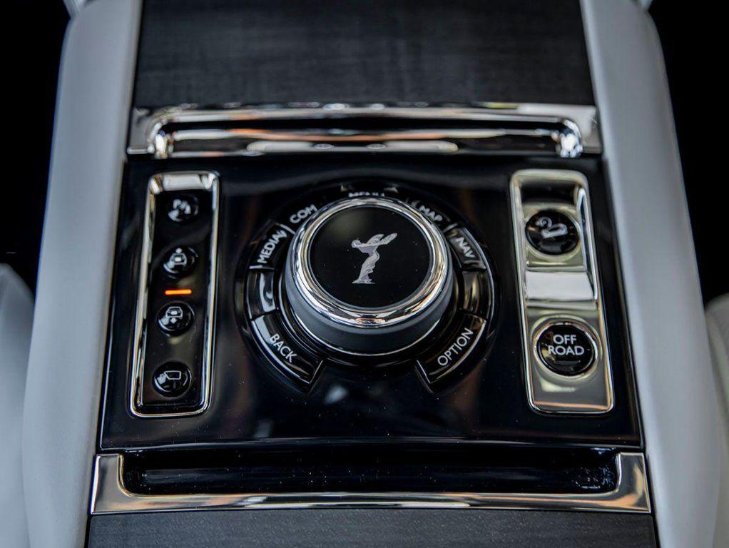 used 2024 Rolls-Royce Cullinan car, priced at $339,990