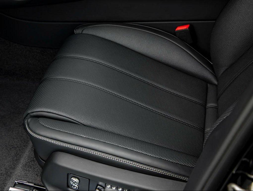 new 2025 Bentley Bentayga car, priced at $257,925