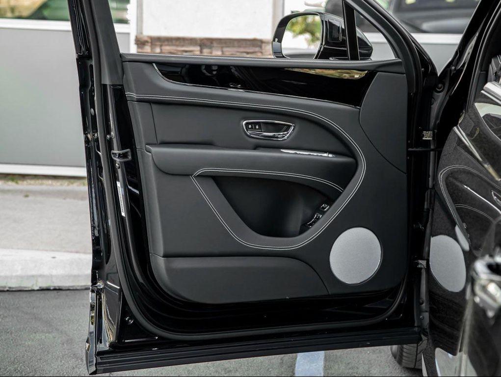 new 2025 Bentley Bentayga car, priced at $257,925