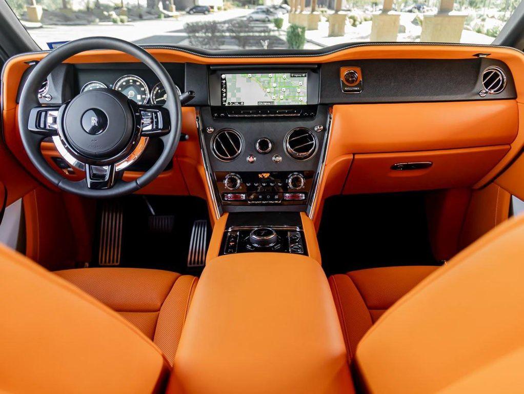 used 2022 Rolls-Royce Cullinan car, priced at $314,990