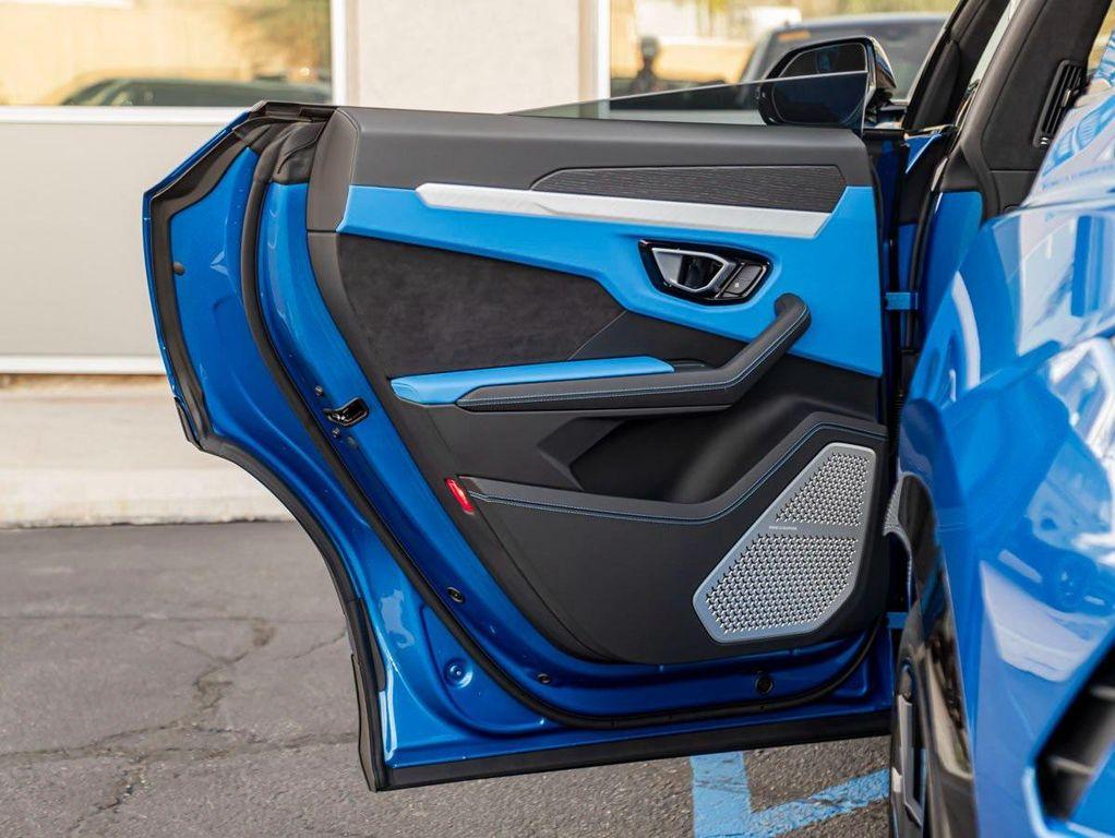 used 2022 Lamborghini Urus car