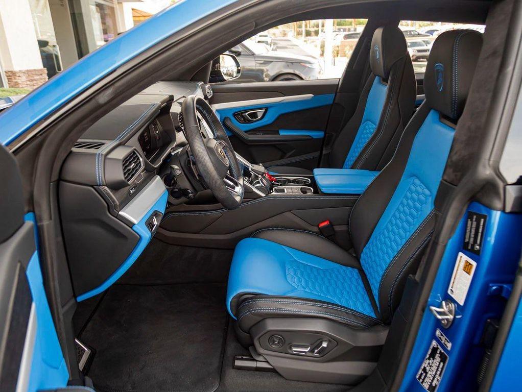 used 2022 Lamborghini Urus car