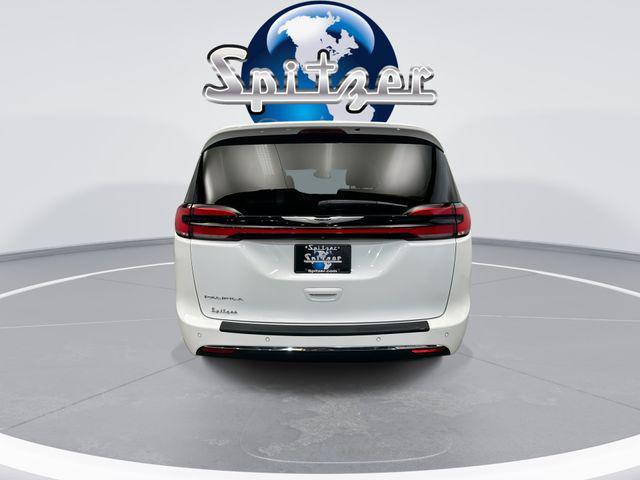 used 2022 Chrysler Pacifica car, priced at $23,290