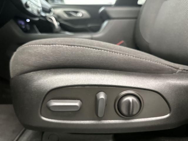 used 2023 Chevrolet Traverse car, priced at $29,990