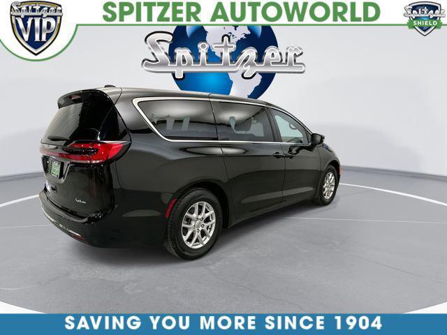 used 2025 Chrysler Pacifica car, priced at $31,334