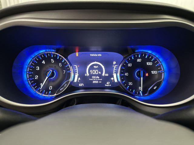 used 2025 Chrysler Pacifica car, priced at $31,334