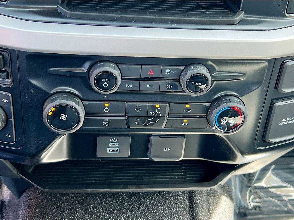 new 2025 Ford F-450 car, priced at $79,401