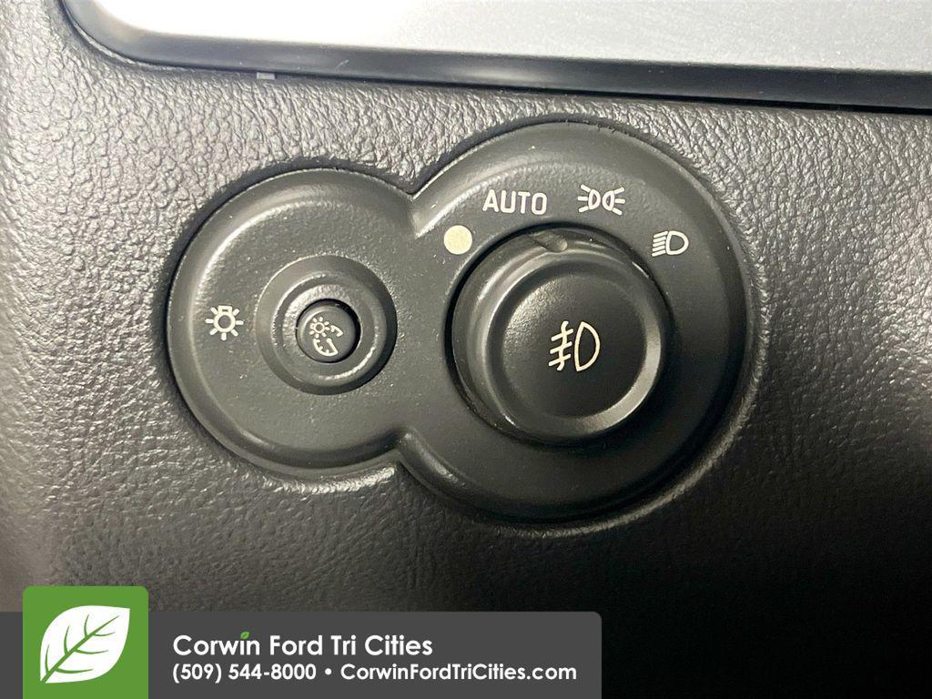 used 2004 Chevrolet SSR car, priced at $19,999