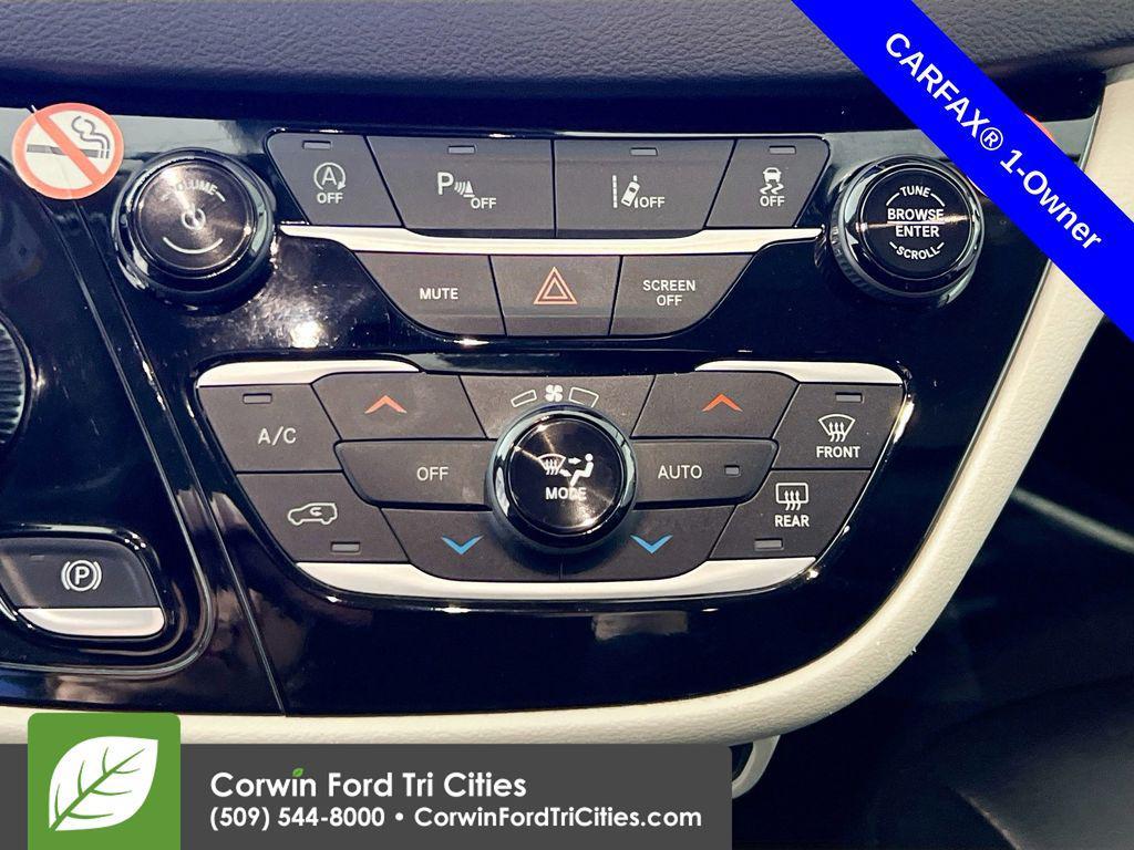 used 2024 Chrysler Pacifica car, priced at $25,381