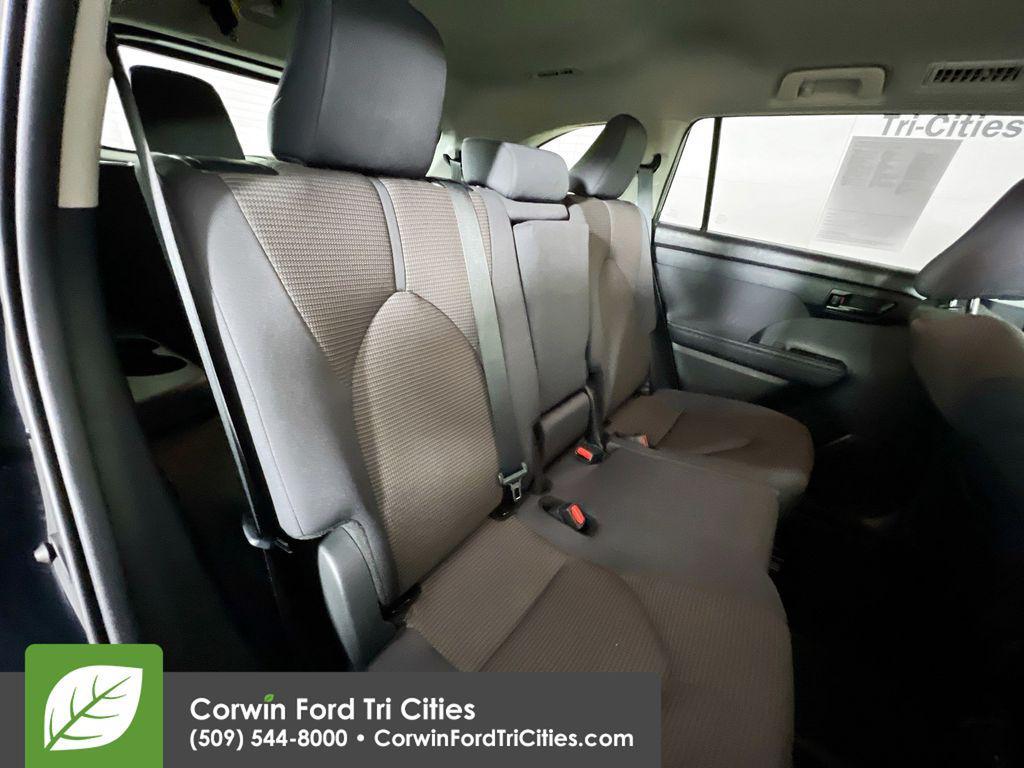 used 2024 Toyota Highlander car, priced at $34,399