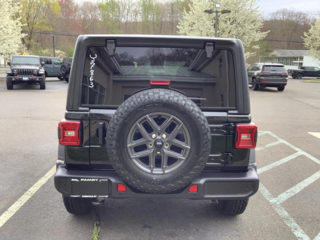 new 2025 Jeep Wrangler car, priced at $55,085