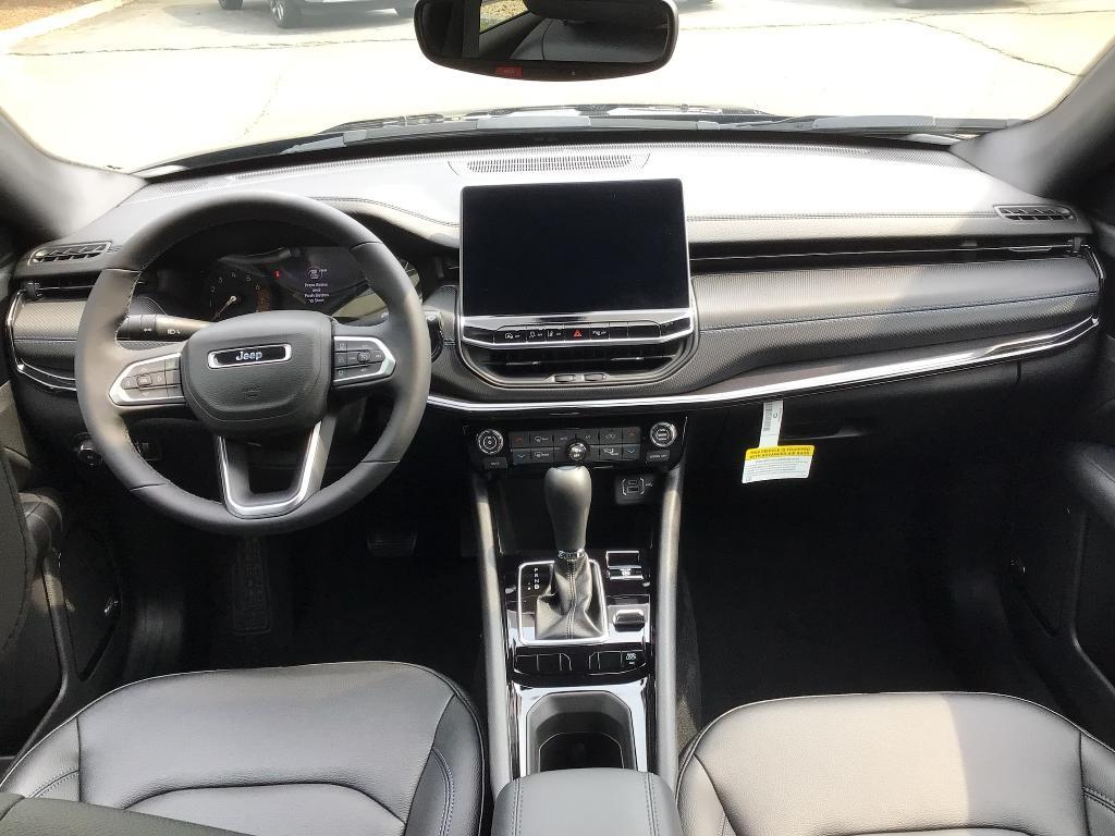 new 2025 Jeep Compass car, priced at $40,105