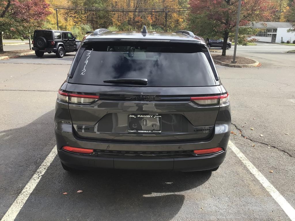 new 2025 Jeep Grand Cherokee car, priced at $52,735