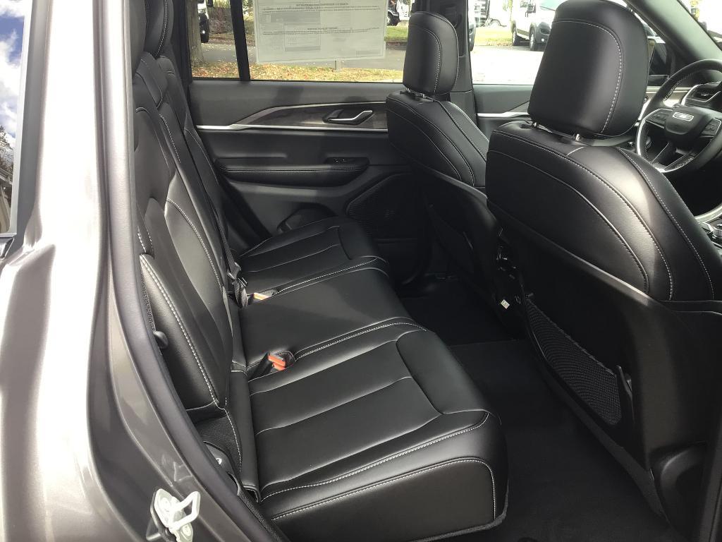 new 2025 Jeep Grand Cherokee car, priced at $52,735