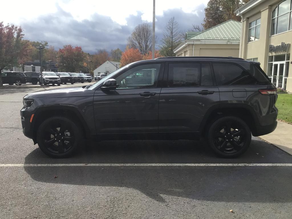 new 2025 Jeep Grand Cherokee car, priced at $52,735