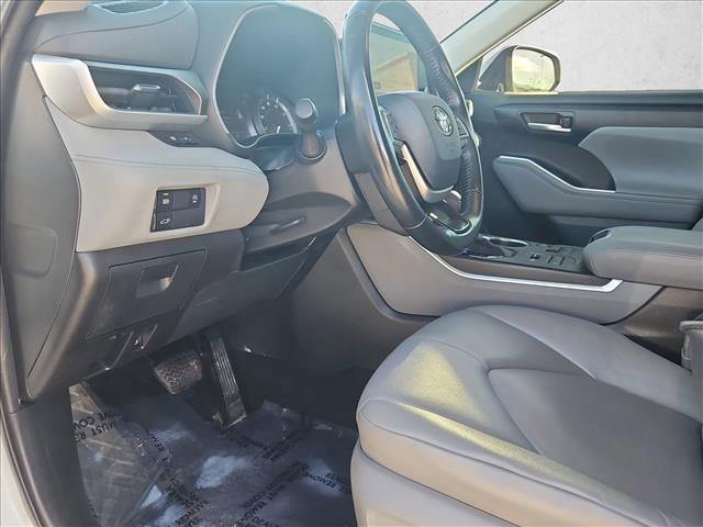 used 2023 Toyota Highlander car, priced at $36,499