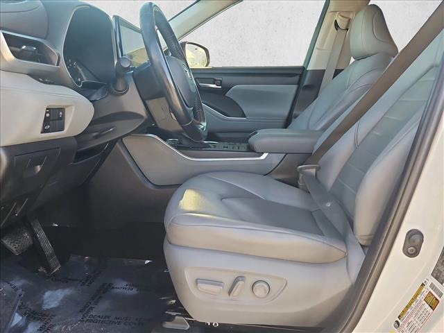 used 2023 Toyota Highlander car, priced at $36,499