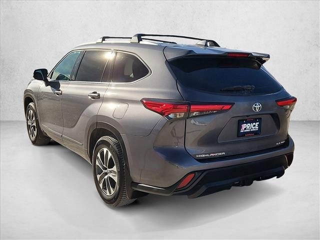 used 2022 Toyota Highlander car, priced at $32,999