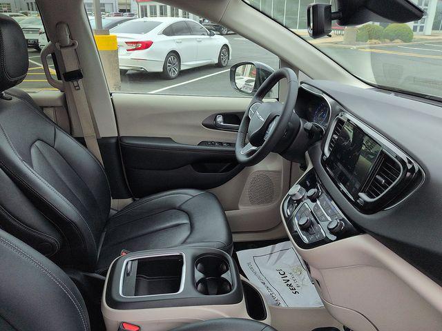 used 2024 Chrysler Pacifica car, priced at $27,893