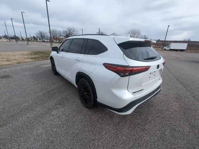 used 2023 Toyota Highlander car, priced at $35,842