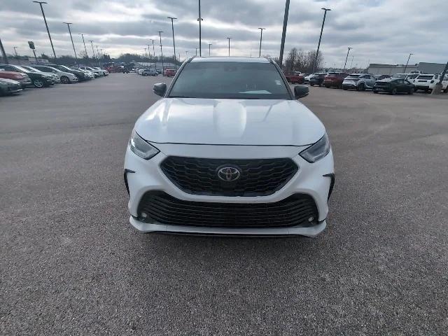 used 2023 Toyota Highlander car, priced at $35,842