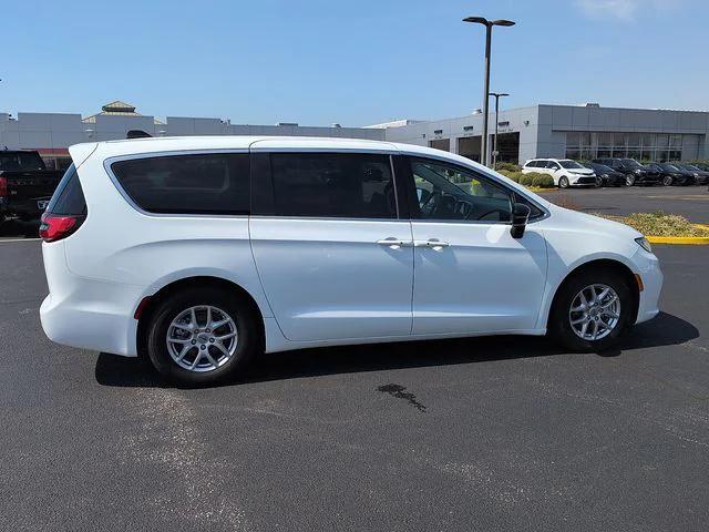 used 2024 Chrysler Pacifica car, priced at $27,674