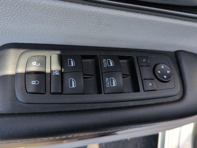 used 2024 Chrysler Pacifica car, priced at $27,674