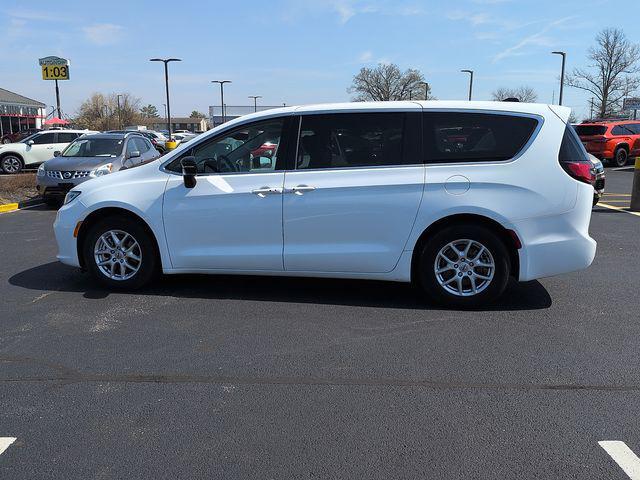 used 2024 Chrysler Pacifica car, priced at $27,674