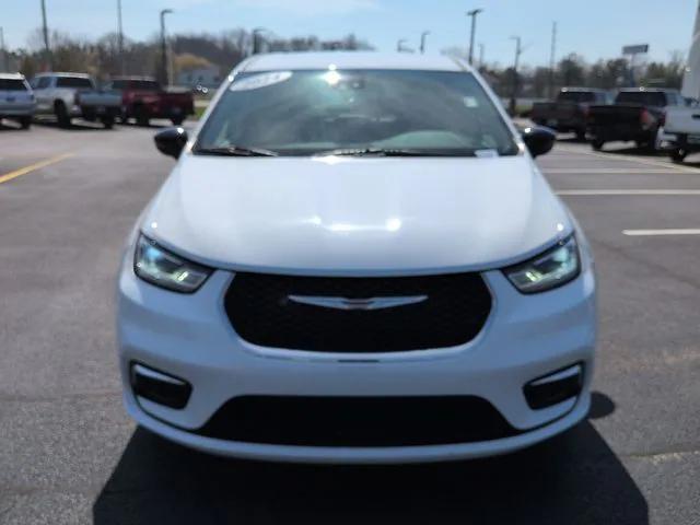 used 2024 Chrysler Pacifica car, priced at $27,674