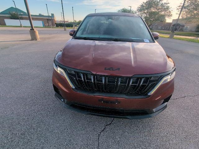 used 2024 Kia Carnival car