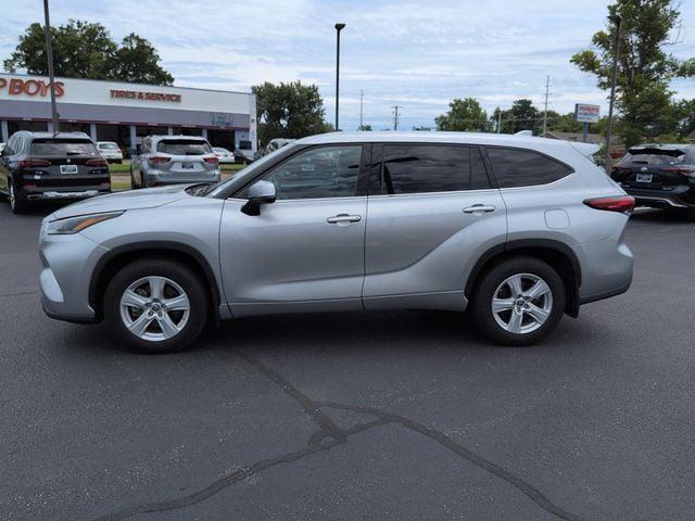 used 2021 Toyota Highlander car, priced at $27,772