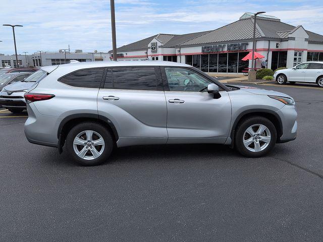 used 2021 Toyota Highlander car, priced at $27,772