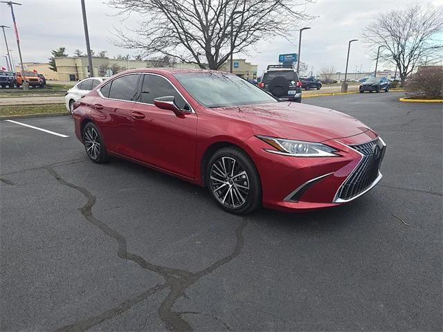 used 2025 Lexus ES 300h car, priced at $42,992