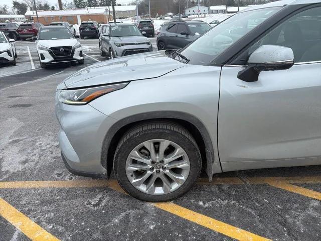 used 2020 Toyota Highlander car, priced at $28,831