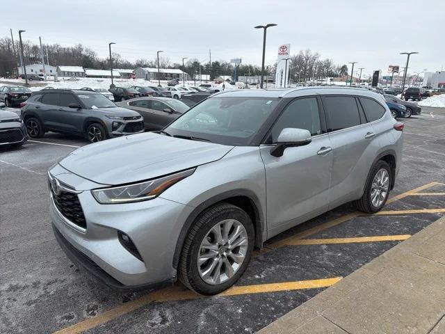 used 2020 Toyota Highlander car, priced at $28,831