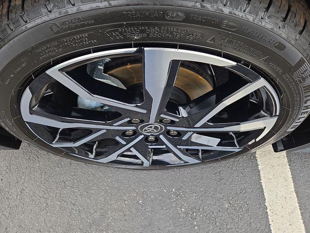 new 2026 Toyota Prius Plug-In Hybrid car, priced at $37,559