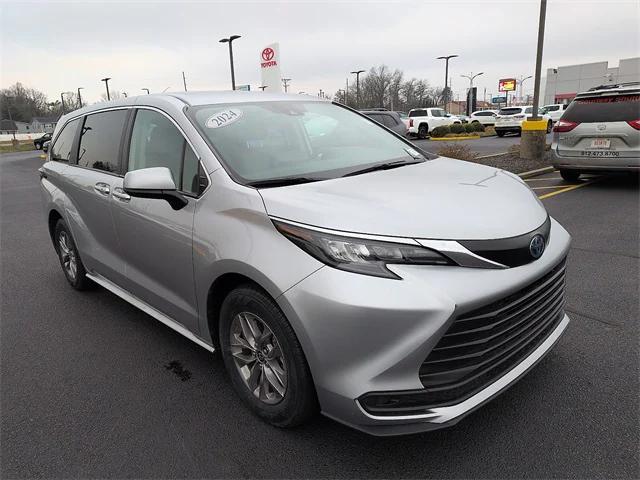 used 2024 Toyota Sienna car, priced at $34,974