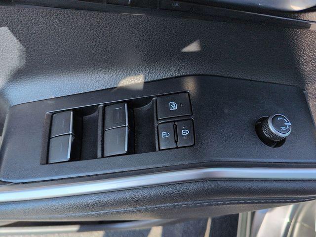 used 2022 Toyota Highlander car, priced at $35,871