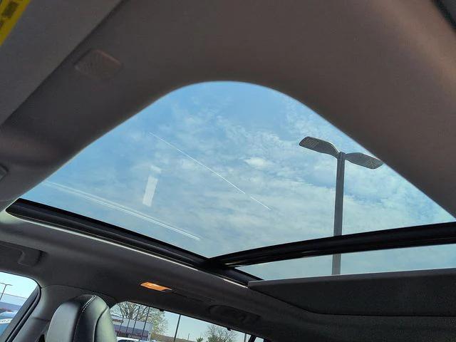 used 2022 Toyota Highlander car, priced at $35,871