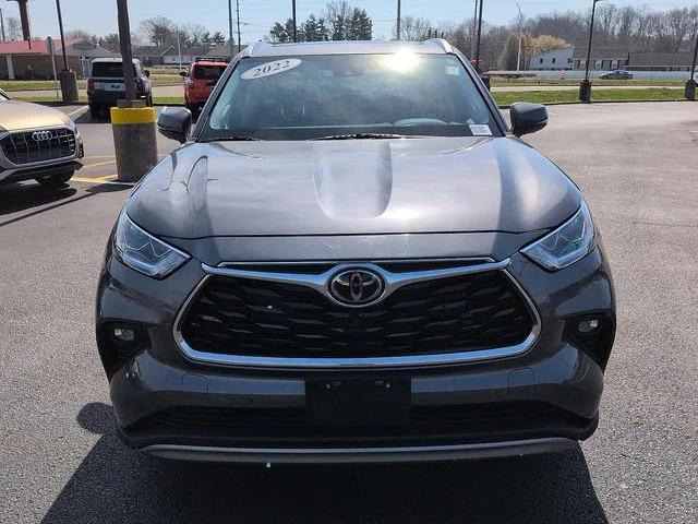 used 2022 Toyota Highlander car, priced at $35,871