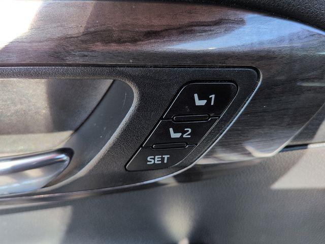 used 2022 Toyota Highlander car, priced at $35,871