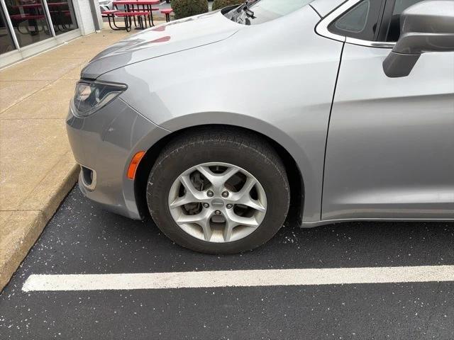 used 2018 Chrysler Pacifica car, priced at $14,381