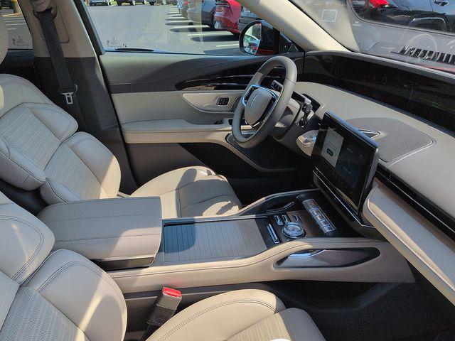 used 2025 Lincoln Nautilus car, priced at $58,450