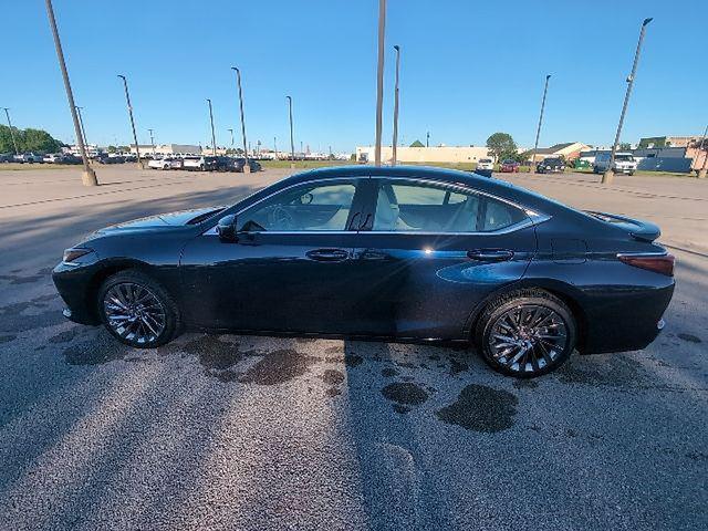 used 2025 Lexus ES 350 car, priced at $53,650