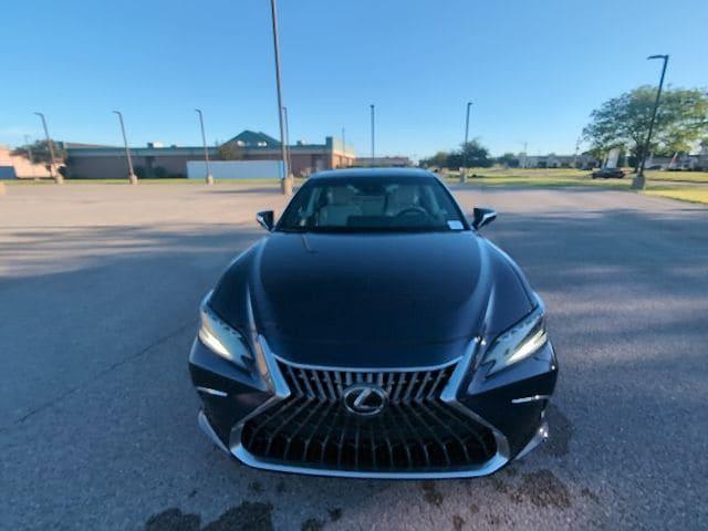 used 2025 Lexus ES 350 car, priced at $53,650