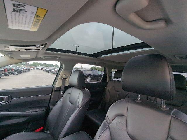 used 2024 Kia Sorento car, priced at $30,241